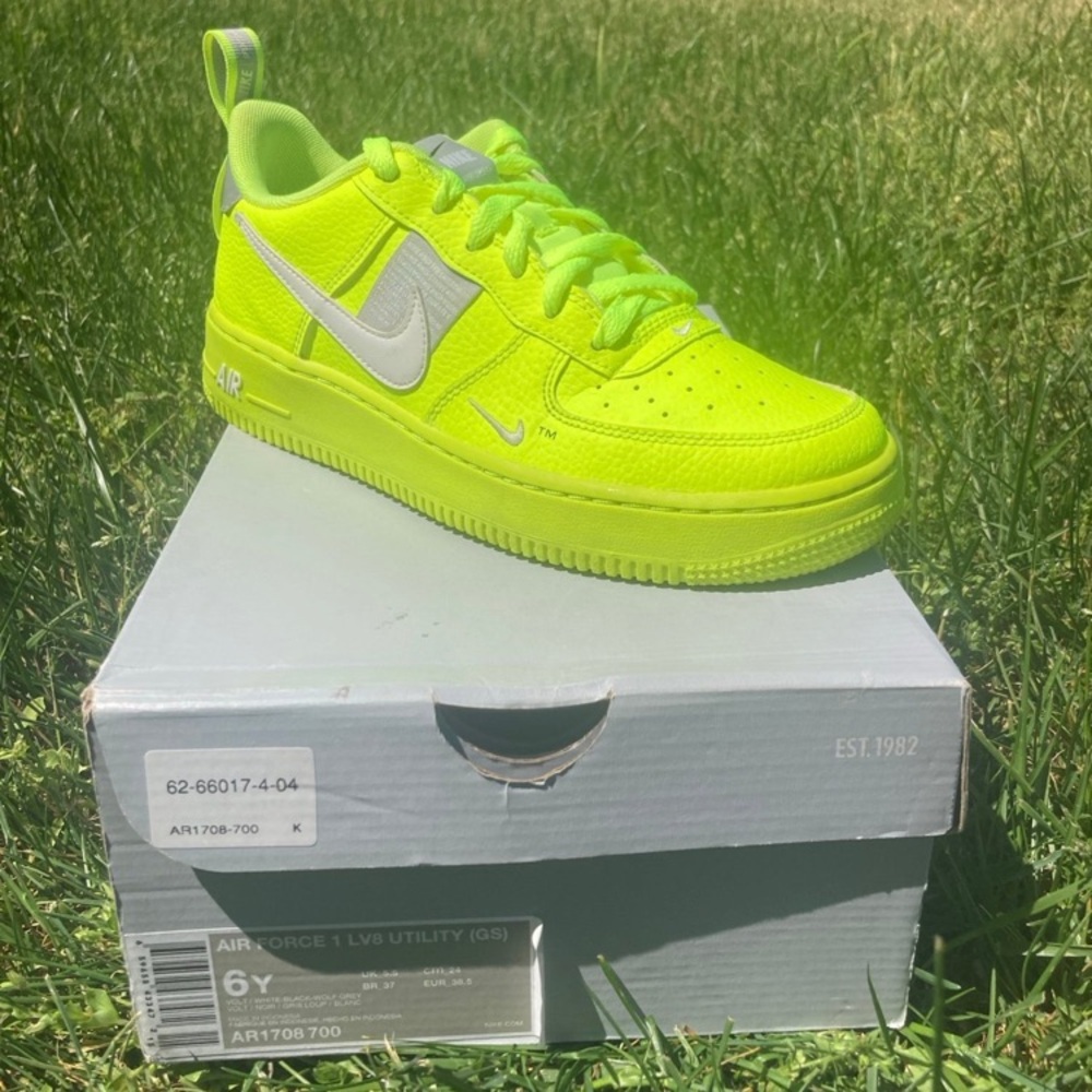 ❤️SOLD❤️ Air Force 1 LV8 Utility (GS)